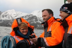 Én enslig sei var alt Trine Skei Grande, Audun Lysbakken og Knut Arild Hareide fikk på fisketuren.