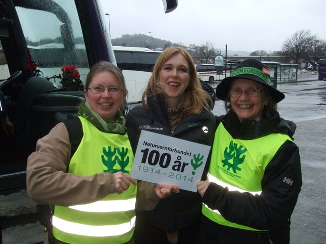 Tre medlemmer av Naturvernforbundet som feirer jubileum