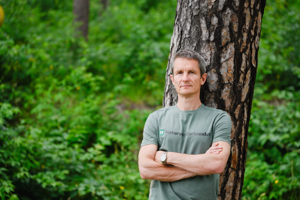 Lederen av Naturvernforbundet Truls Gulowsen i naturen