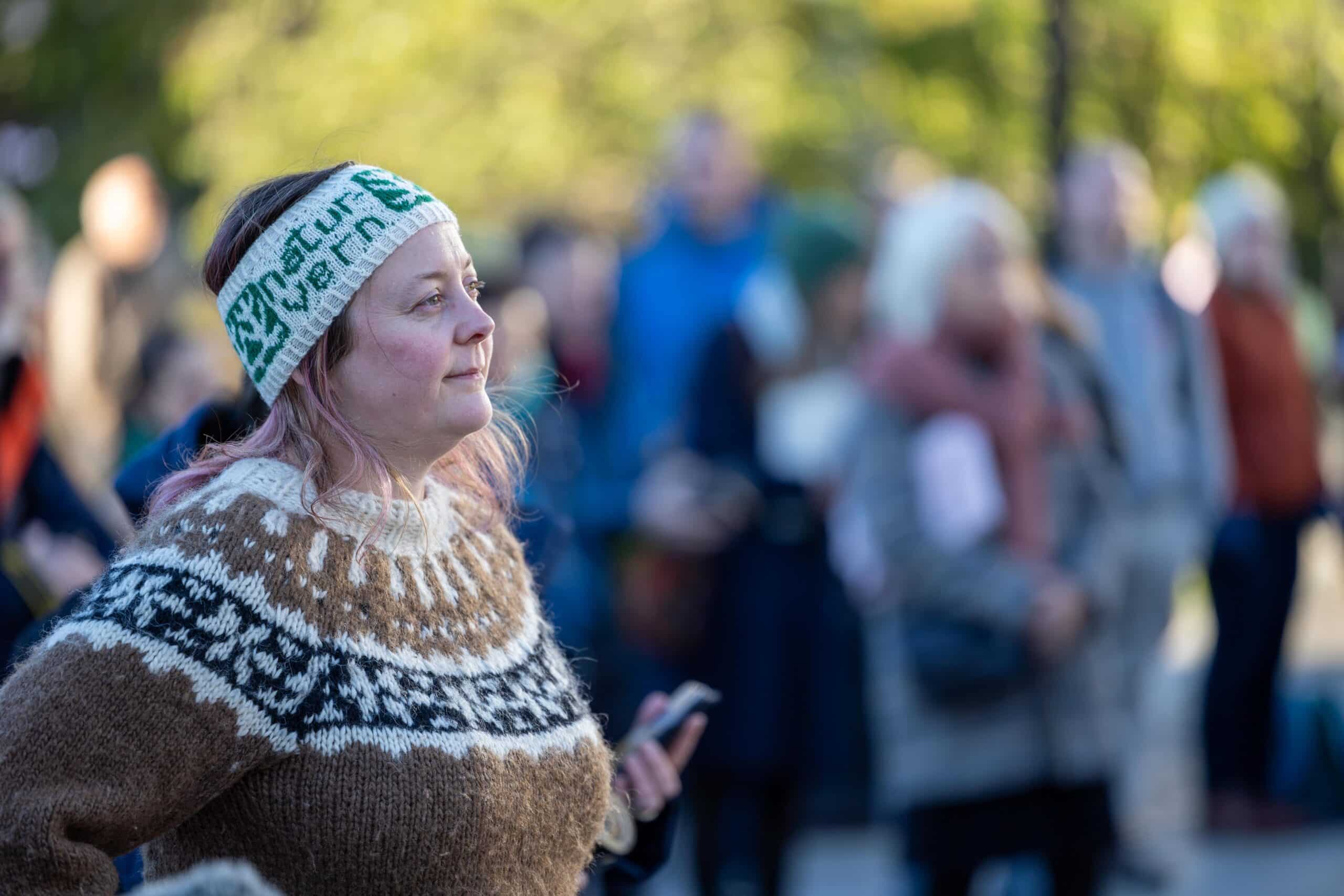 Pernille Hansen på markering utenfor Stortinget