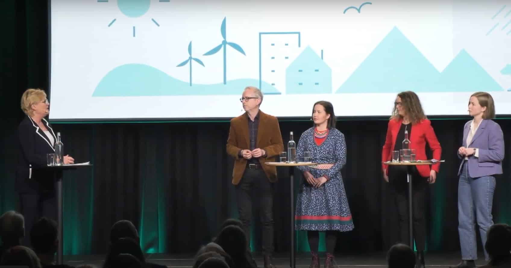 Her legges den nye rapporten fra FNs klimapanel frem i Oslo. Cicero-leder Kristin Halvorsen leder et panel bestående av Bård Vegar Solhjell, Maja Kristine Jåma, Elisabeth Longva og Anja Bakken Riise. Foto: Miljødirektoratet