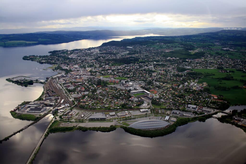 Flyfoto av Hamar sentrum